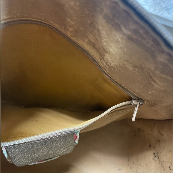 Authentic Vintage Gucci Bag - Picture 10 of 15